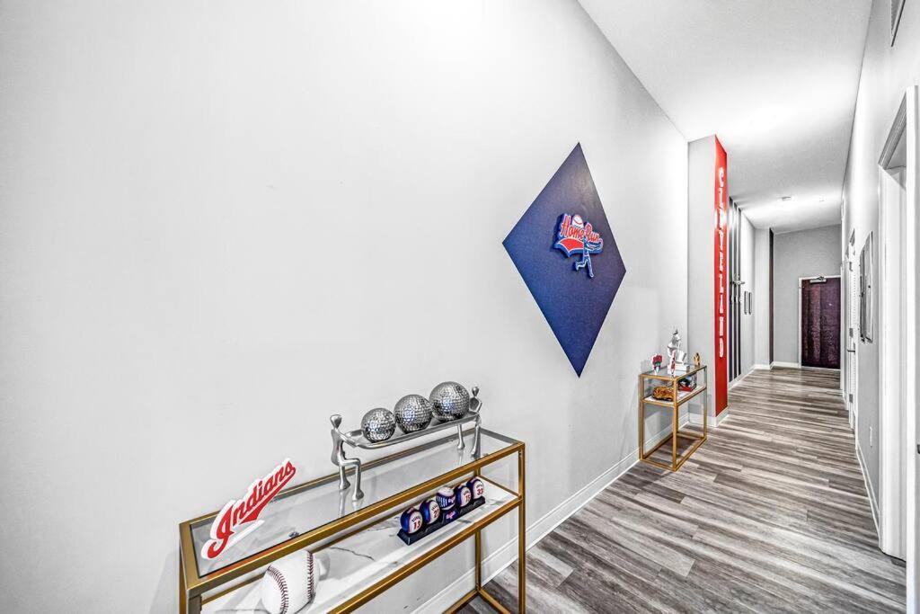 2Br Unit In The Heart Of Dt With View Of Playhouse Square, Pool & Gym Access- 305 Apartment คลีฟแลนด์ ภายนอก รูปภาพ