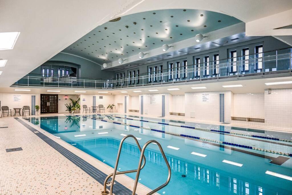 2Br Unit In The Heart Of Dt With View Of Playhouse Square, Pool & Gym Access- 305 Apartment คลีฟแลนด์ ภายนอก รูปภาพ