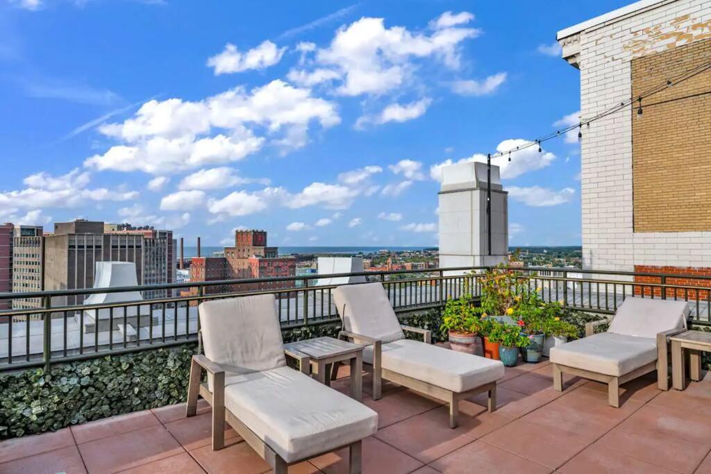 2Br Unit In The Heart Of Dt With View Of Playhouse Square, Pool & Gym Access- 305 Apartment คลีฟแลนด์ ภายนอก รูปภาพ