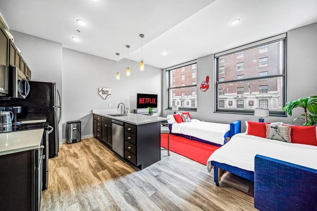 2Br Unit In The Heart Of Dt With View Of Playhouse Square, Pool & Gym Access- 305 Apartment คลีฟแลนด์ ภายนอก รูปภาพ