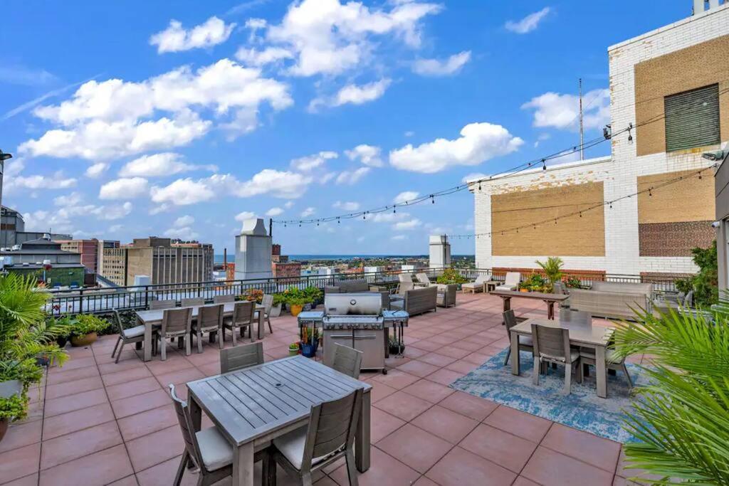 2Br Unit In The Heart Of Dt With View Of Playhouse Square, Pool & Gym Access- 305 Apartment คลีฟแลนด์ ภายนอก รูปภาพ